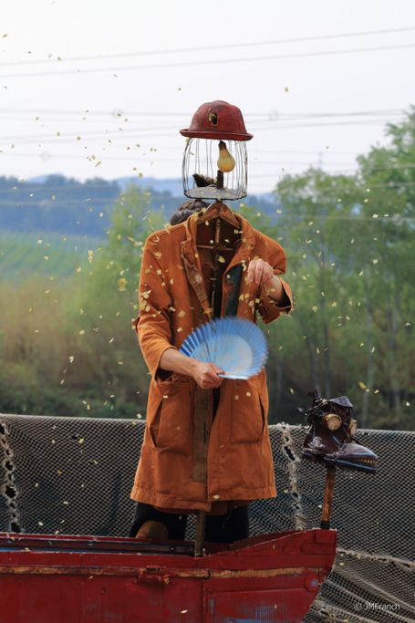 Espectáculo participativo Hai y el pez dorado en el espacio público